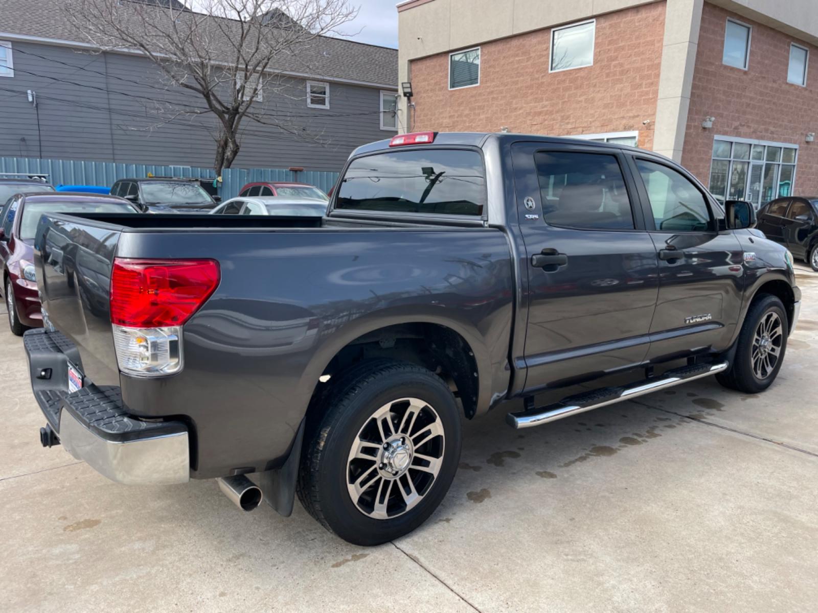 2012 Gray /Silver Toyota Tundra (5TFEY5F17CX) , located at 1501 West 15th St., Houston, 77008, (713) 869-2925, 29.797941, -95.411789 - Photo #2